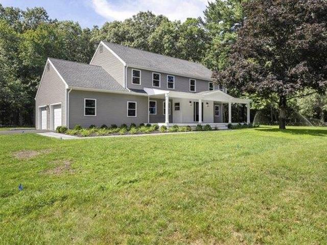 4 bedroom, Medway MA 02053 105592025