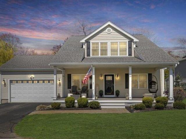 4 bedroom, Medway MA 02053 105612335