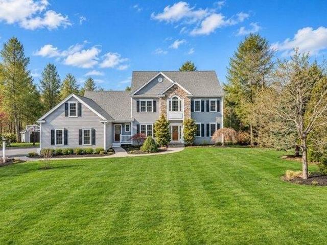 4 bedroom, Medway MA 02053 105613799