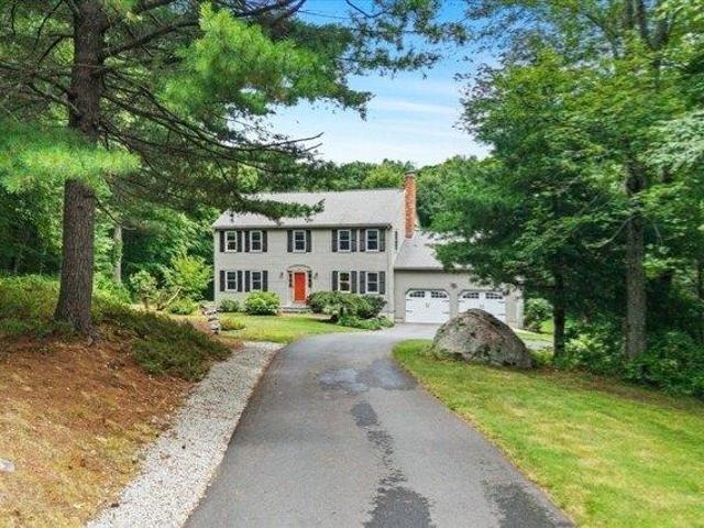 4 bedroom, Mendon MA 01756 105385740