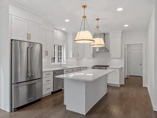 4 bedroom, Mendon MA 01756 105385804