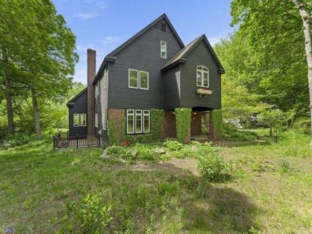 4 bedroom, Mendon MA 01756 105532678