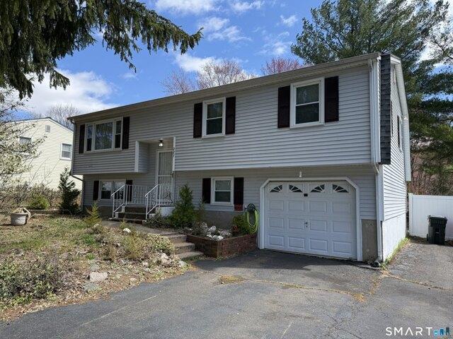 4 bedroom, Meriden CT 06451 104760487
