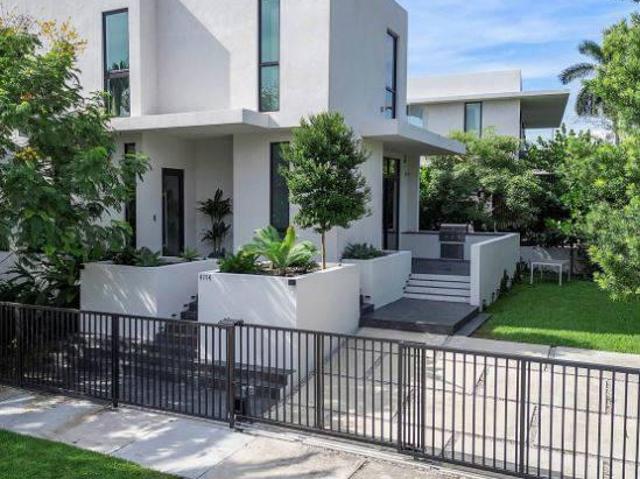 4 bedroom, Miami Beach FL 33140 106095003