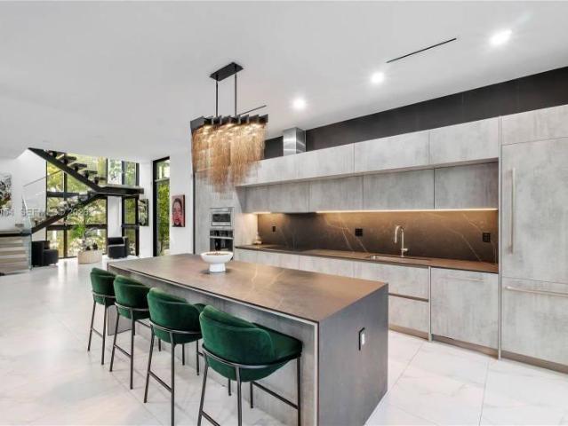 4 bedroom, Miami Beach FL 33140 106180773
