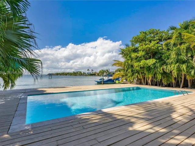 4 bedroom, Miami Beach FL 33141 105022468