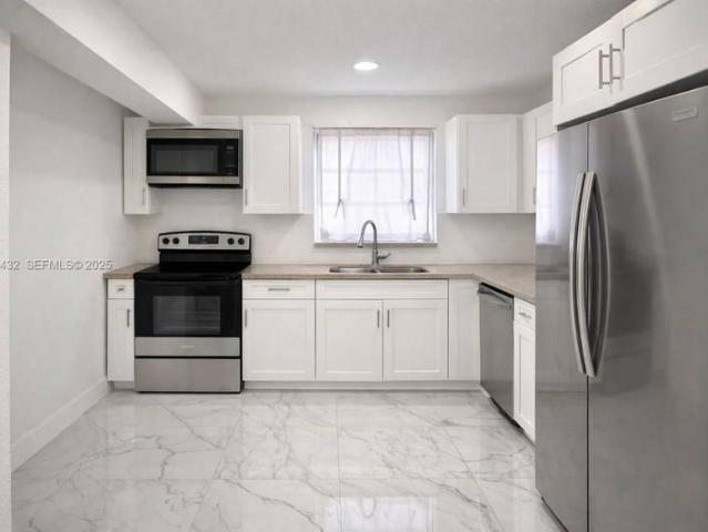 4 bedroom, Miami Gardens FL 33056 97266215