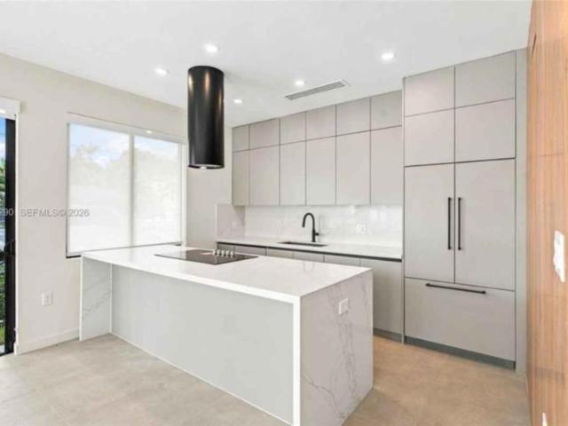 4 bedroom, Miami FL 33130 106220770