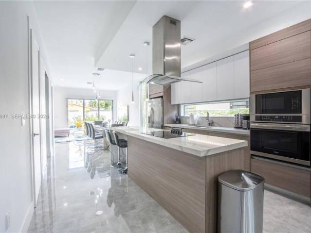 4 bedroom, Miami FL 33133 105505070