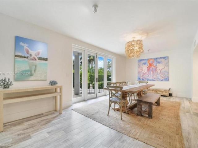 4 bedroom, Miami FL 33133 106244334