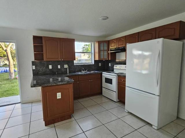 4 bedroom, Miami FL 33147 100839317