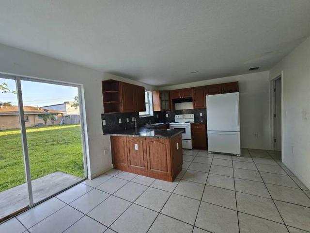 4 bedroom, Miami FL 33147 100839321