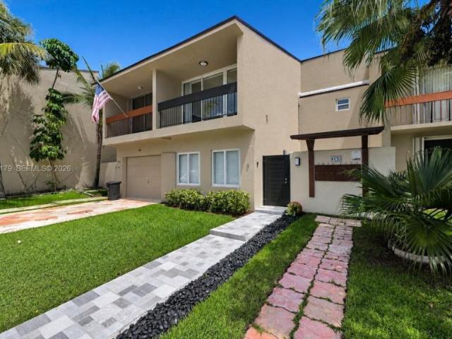 4 bedroom, Miami FL 33172 105840829