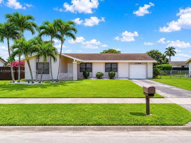 4 bedroom, Miami FL 33175 102657816
