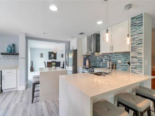 4 bedroom, Miami FL 33177 105505136
