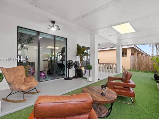 4 bedroom, Miami FL 33185 105905055