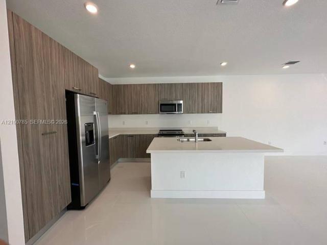 4 bedroom, Miami FL 33196 106076720