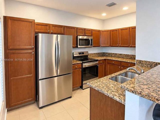 4 bedroom, Miami FL 33196 106192094