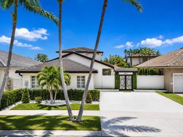 4 bedroom, Miami Lakes FL 33018 105393977