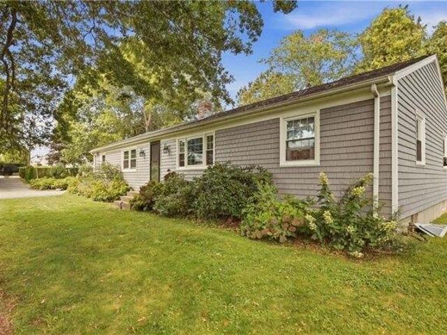 4 bedroom, Middletown RI 02842 105650804