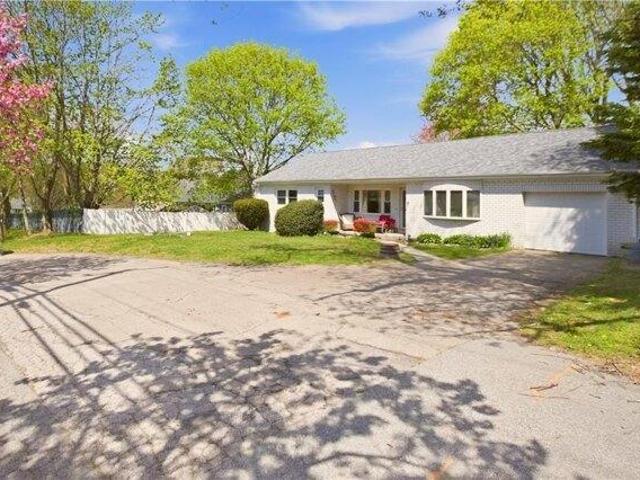 4 bedroom, Middletown RI 02842 105651477
