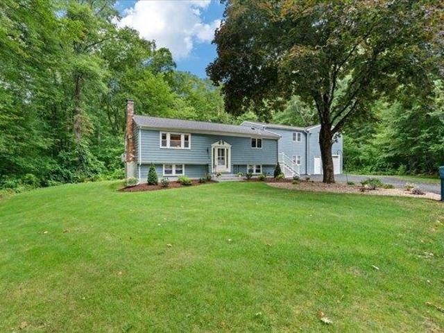 4 bedroom, Norton MA 02766 105404485