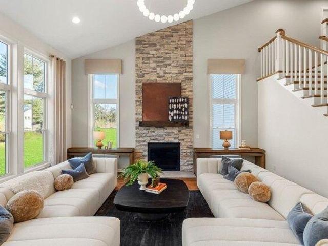 4 bedroom, Norton MA 02766 105549561