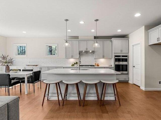 4 bedroom, Norton MA 02766 105561864