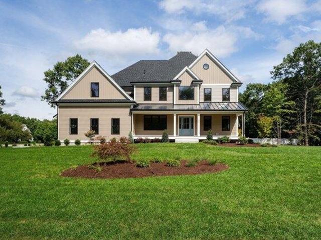 4 bedroom, North Attleboro MA 02760 105513787