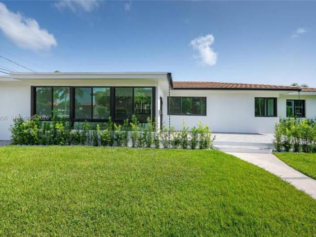 4 bedroom, North Bay Village FL 33141 104140938