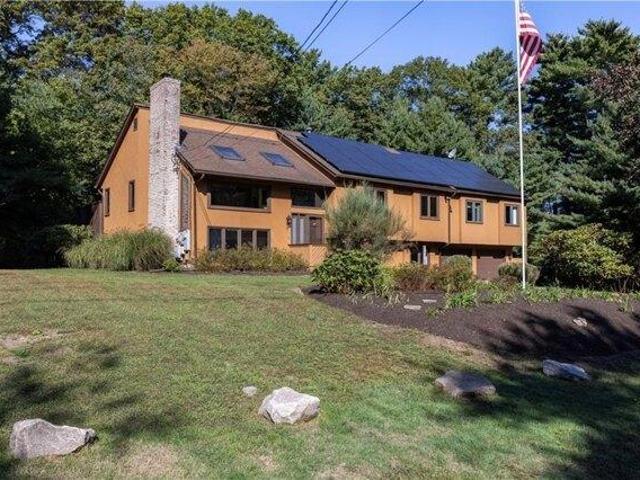 4 bedroom, North Kingstown RI 02852 104921059