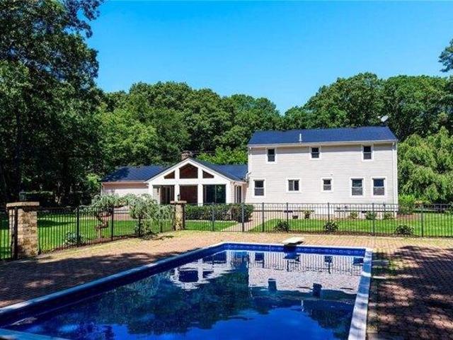 4 bedroom, North Kingstown RI 02852 105551210