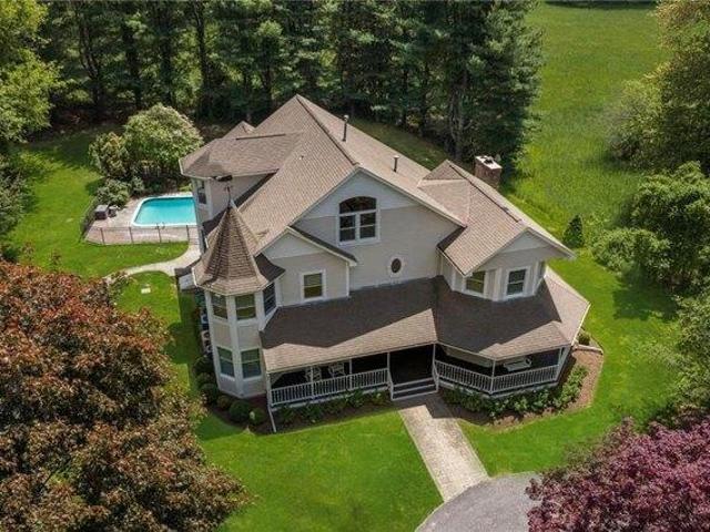 4 bedroom, North Kingstown RI 02852 105657982