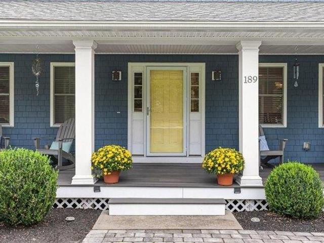 4 bedroom, North Kingstown RI 02852 105695356