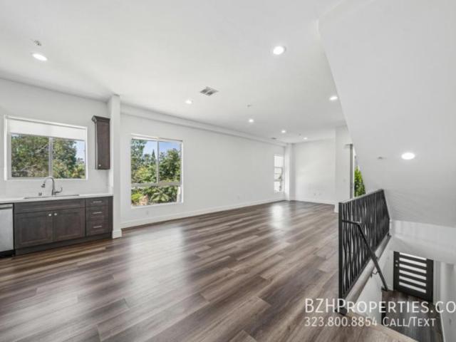4 bedroom, North Hollywood CA 91606 104382295
