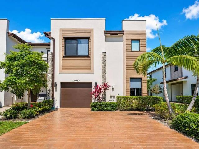 4 bedroom, North Miami Beach FL 33179 105505128