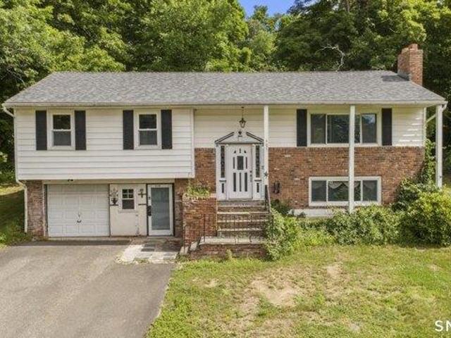 4 bedroom, Naugatuck CT 06770 104690463