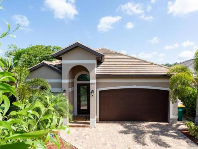 4 bedroom, Naples FL 34108 105898930