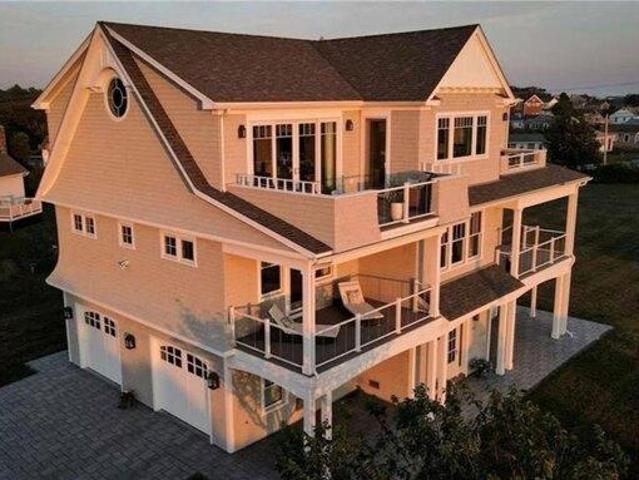 4 bedroom, Narragansett RI 02882 104852566