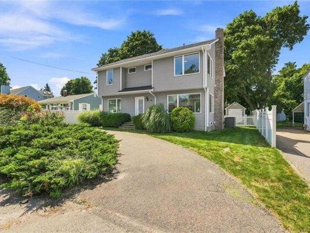 4 bedroom, Narragansett RI 02882 105557270