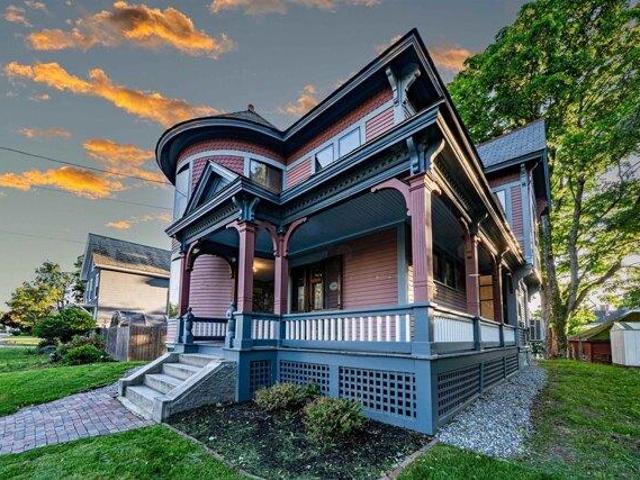 4 bedroom, Nashua NH 03064 105476475