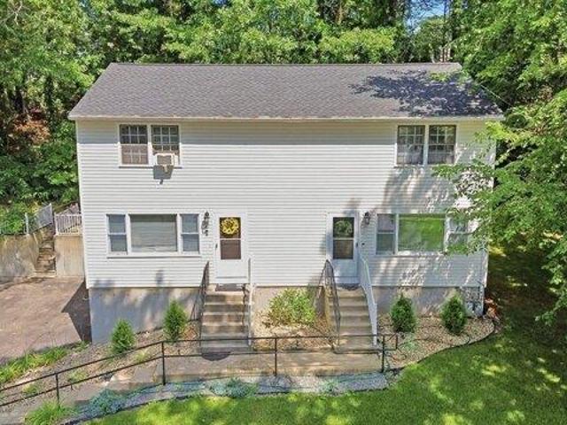 4 bedroom, Nashua NH 03064 105438180