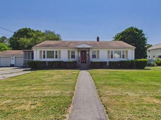 4 bedroom, New Bedford MA 02745 104832285