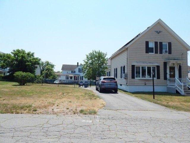 4 bedroom, New Bedford MA 02745 104849774