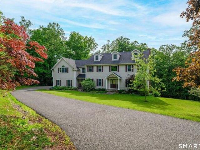 4 bedroom, New Fairfield CT 06812 105652539
