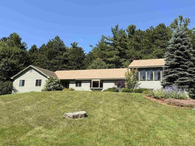 4 bedroom, New London NH 03257 105513126
