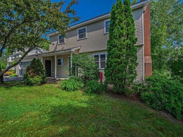 4 bedroom, New London NH 03257 105587074