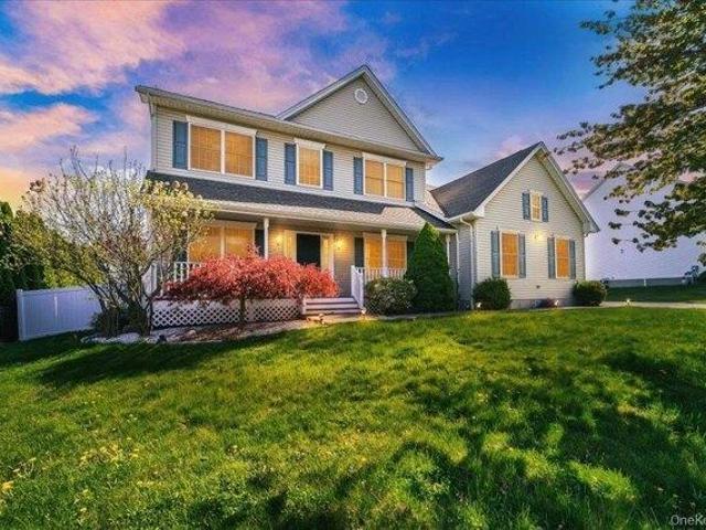 4 bedroom, New Windsor NY 12553 105291387
