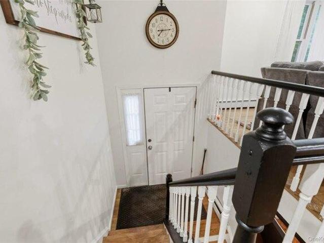 4 bedroom, New Windsor NY 12553 105292680