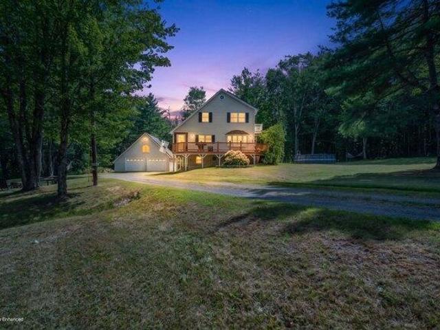 4 bedroom, Newburgh ME 04444 105693192